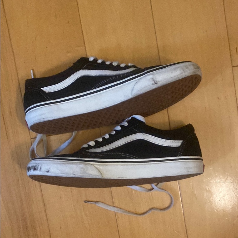 Vans Classic Men’s Size 9 Black and White Old Skools